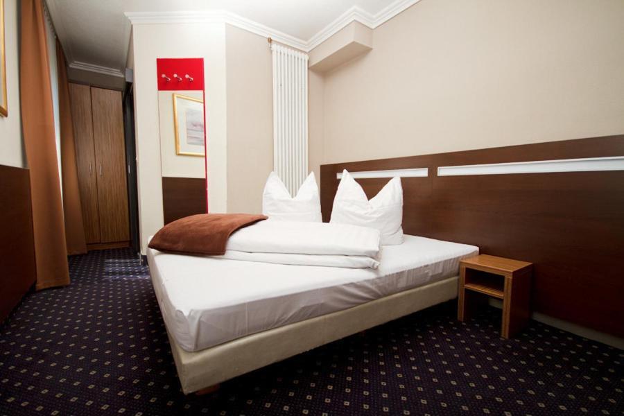Hotel Tourist Франкфурт-на-Майне Номер фото
